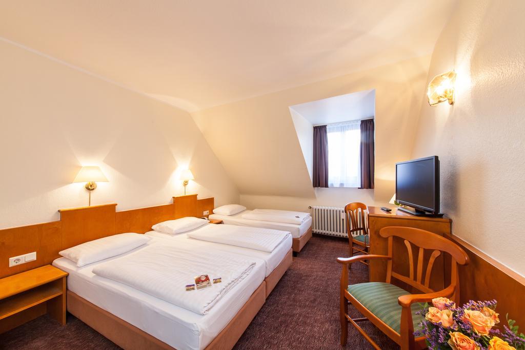 Hotel Ahl Meerkatzen Colonia Habitación foto