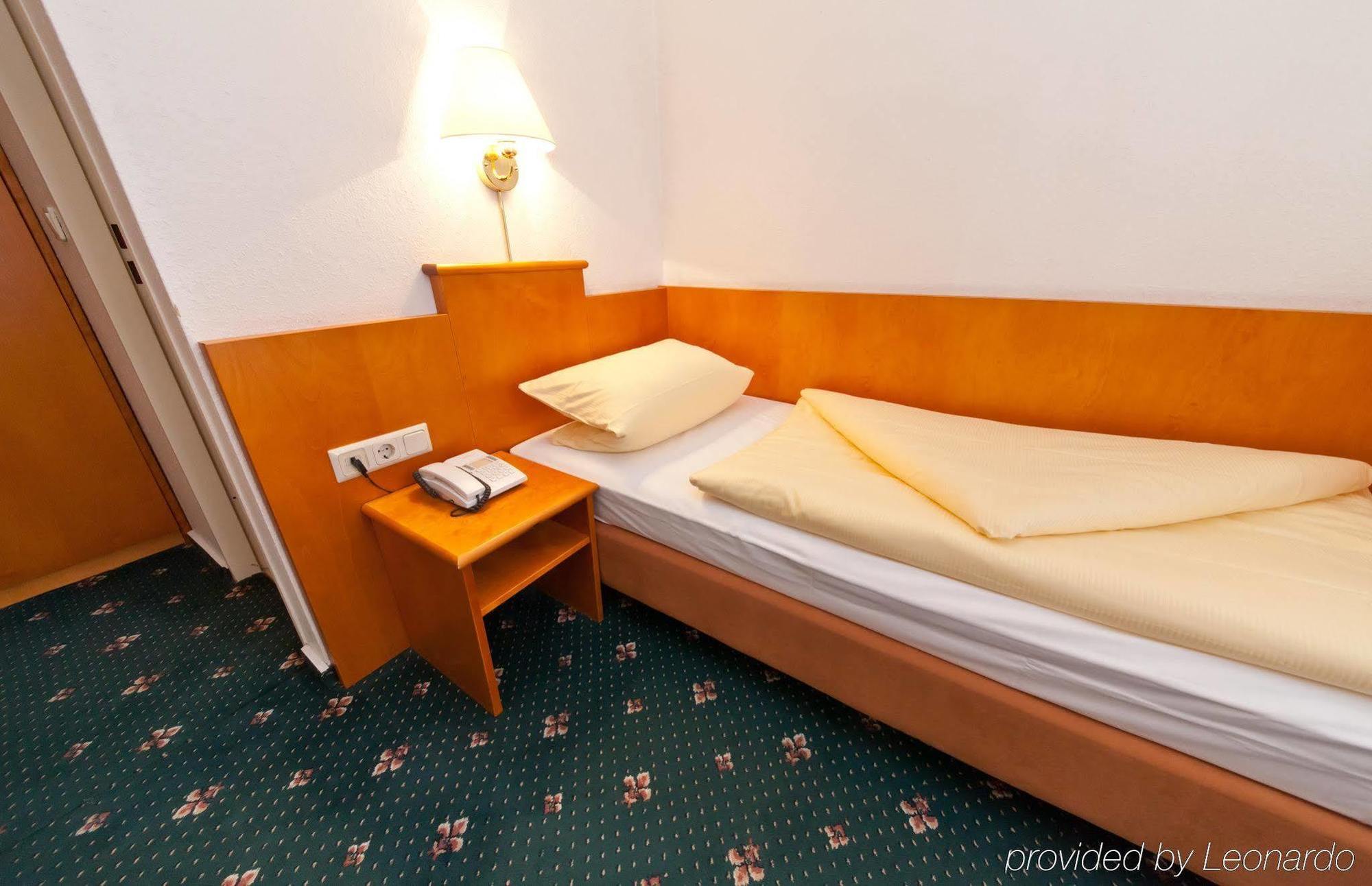 Hotel Ahl Meerkatzen Colonia Exterior foto